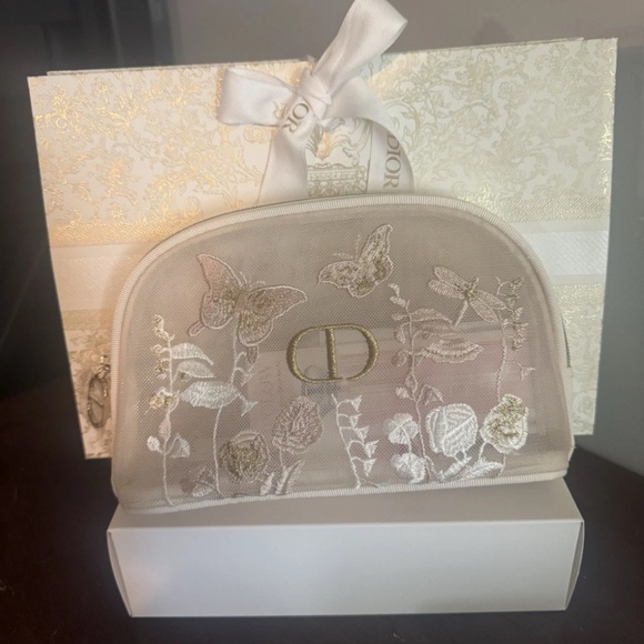 DIOR 2025 Cosmetic Pouch Embroidered Butterflies - Picture 2 of 4